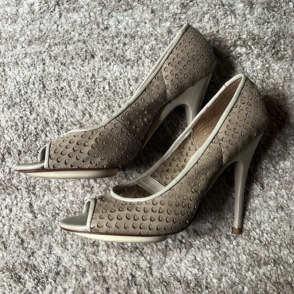 Women's Peep Toe Heels 7.5 Leather Cream/Beige